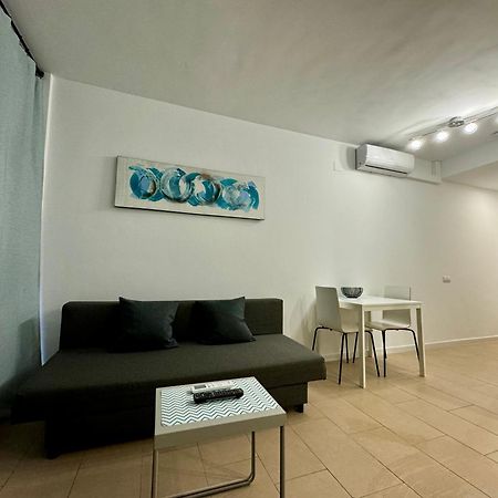 Moderno Apartamento Con Parking,Tarrassa, Barcelona Terrassa Exterior photo
