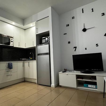Moderno Apartamento Con Parking,Tarrassa, Barcelona Terrassa Exterior photo